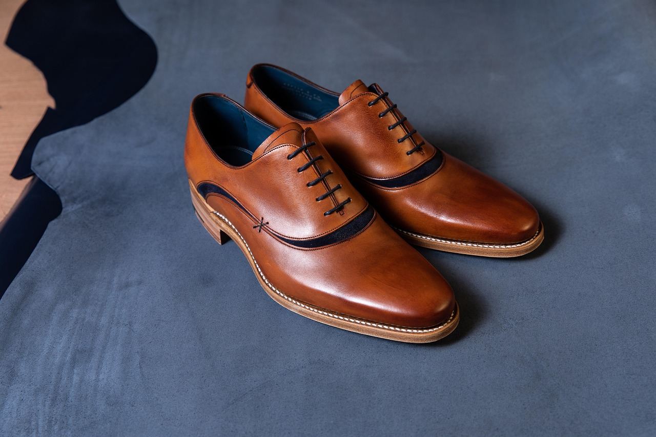 entdecken sie unsere große auswahl an schuhen für damen, herren und kinder. von eleganten lederschuhen bis zu bequemen sneakern – hier finden sie den perfekten schuh für jeden anlass!