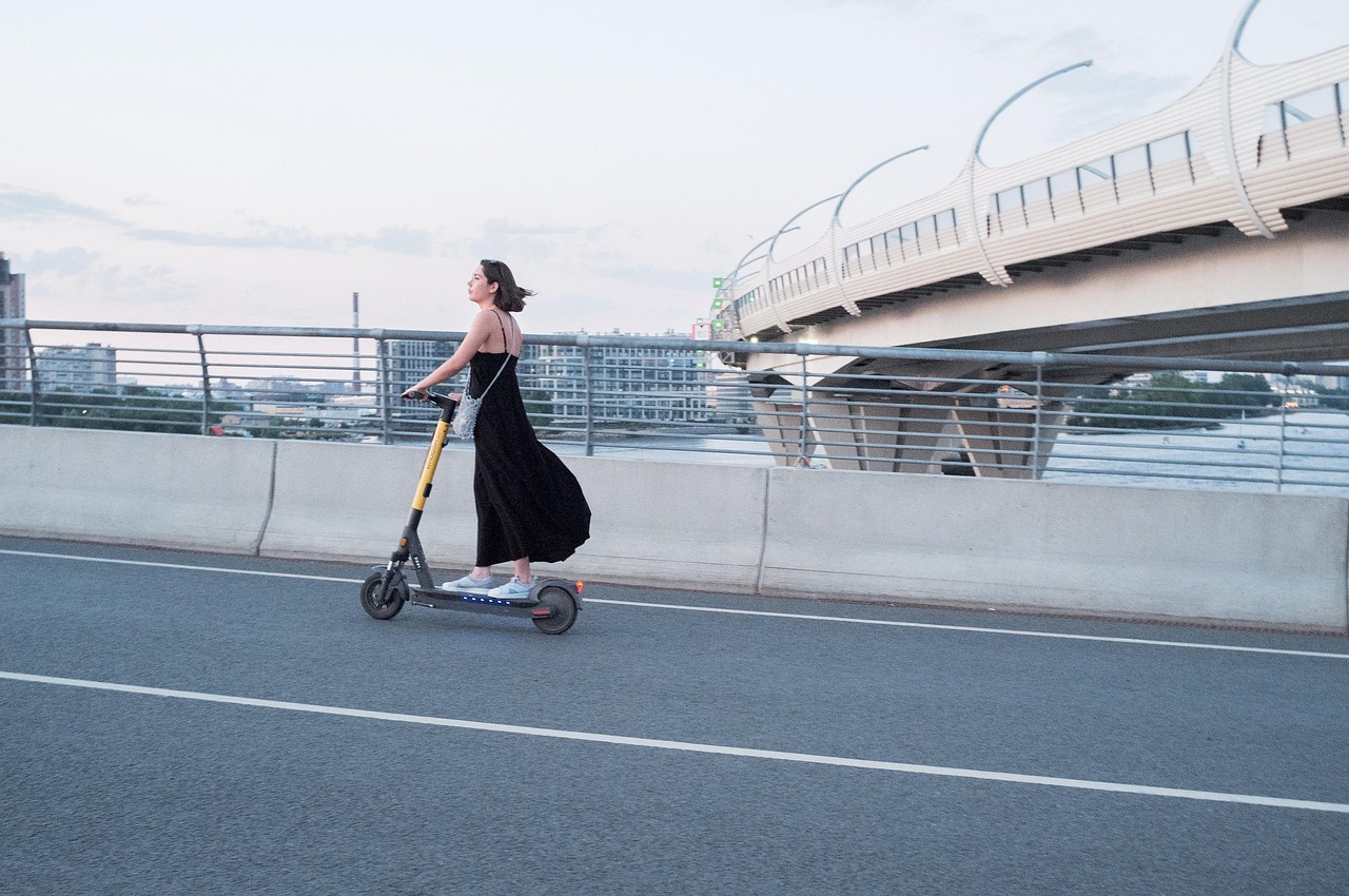 entdecken sie die neuesten trends der urbanen mode! stylische streetwear, angesagte accessoires und inspirierende looks für deinen individuellen city-style. jetzt urban fashion online shoppen.
